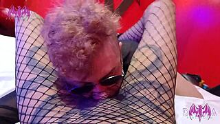 Goth club encounter ends in hot and steamy action