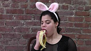 Roxy's banana fetish: A tantalizing display of black and red