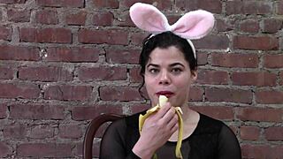 Roxy's banana fetish: A tantalizing display of black and red