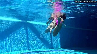 Afro beauty Jessica in sizzling underwater bath time