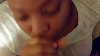 Ebony babe gives a satisfying blowjob